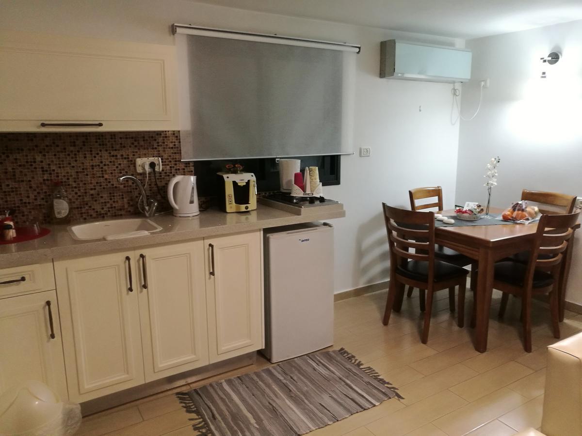 Ronit'S Place Apartment Qiryat Shemona Exterior foto